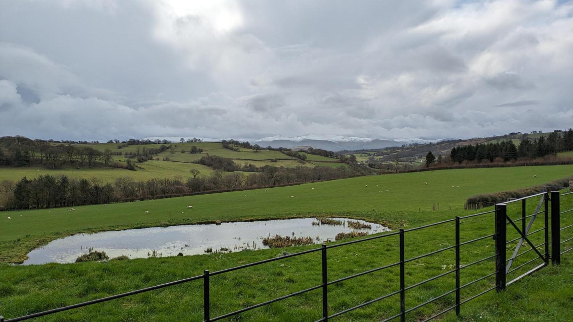 Vale Farm Cottages Brecon Esterno foto