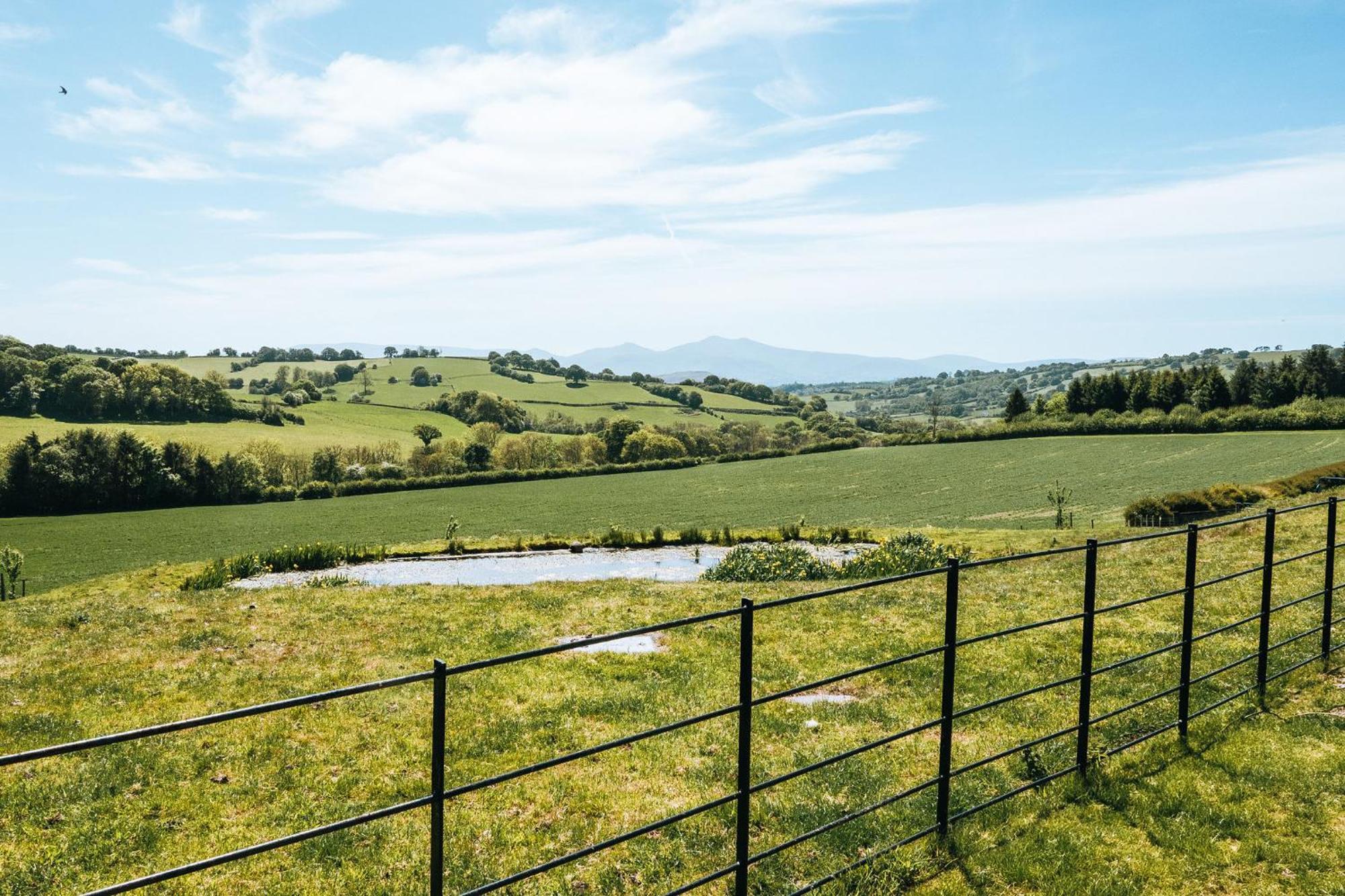 Vale Farm Cottages Brecon Esterno foto